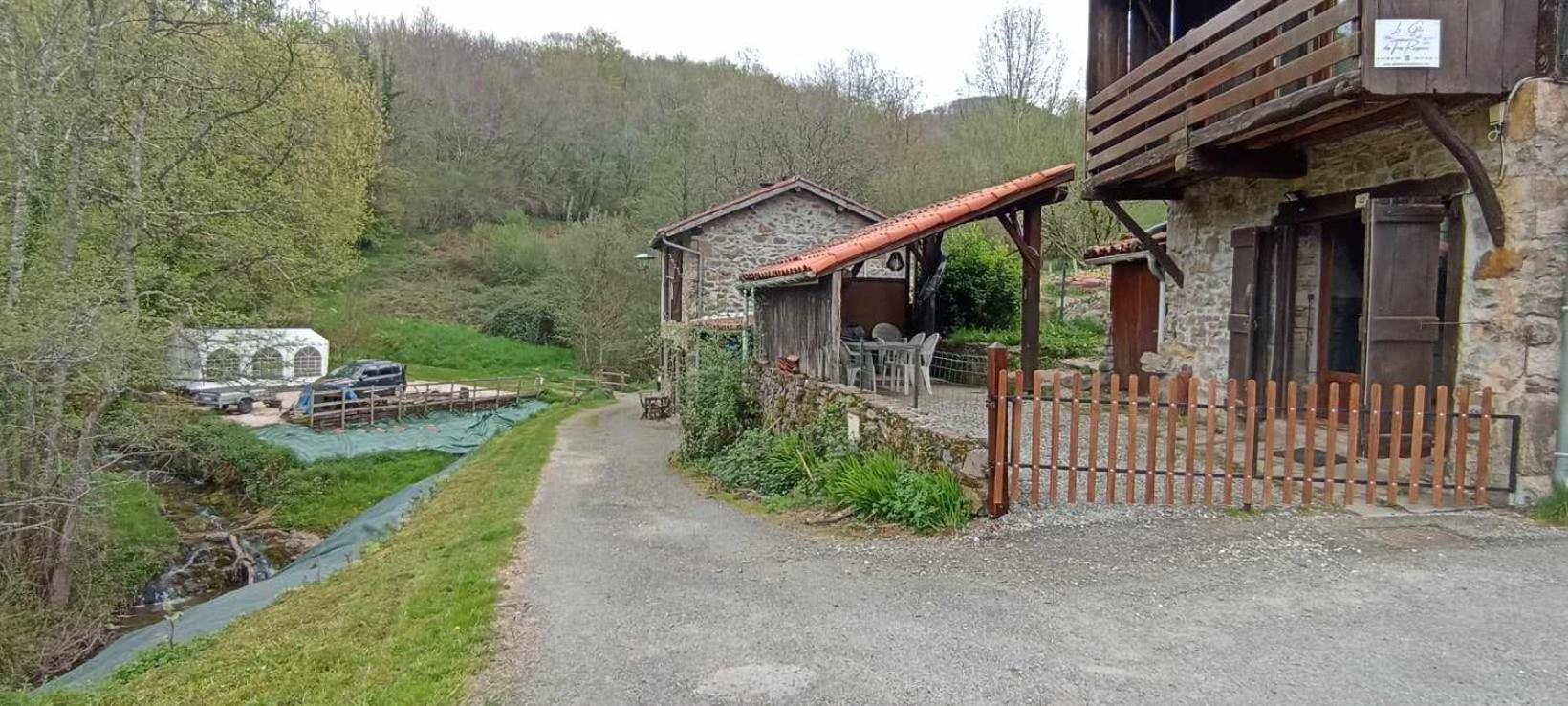 Le Gite Des Trois Ruisseaux Fougaron Exterior foto